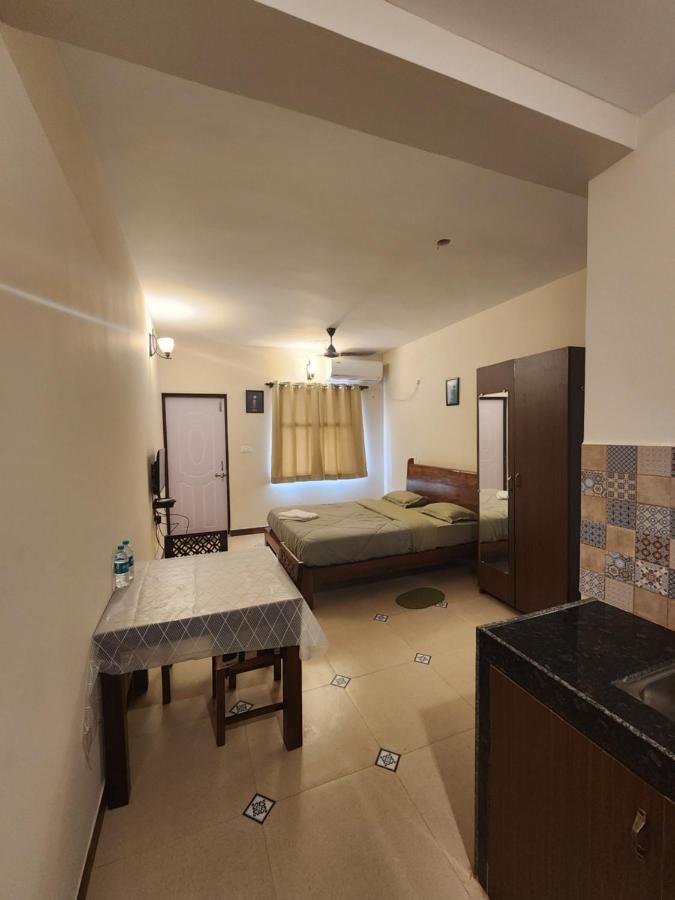Coastal Suites Apart-Hotel Колва Экстерьер фото